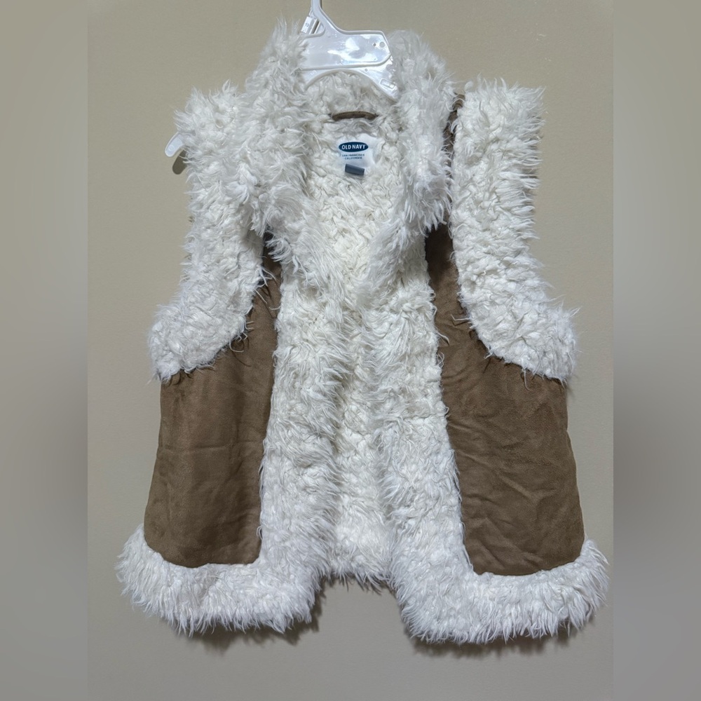 Old Navy women’s Faux Fur Vest - White and Brown